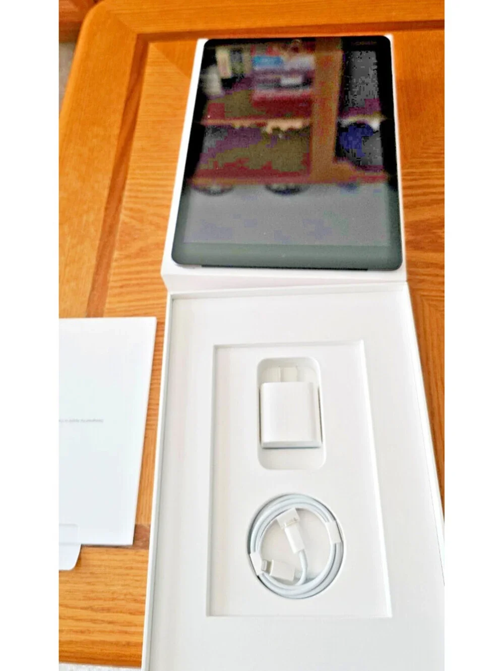 -Apple iPad (9th Generation) A2603 64 GB  bundle with speck case